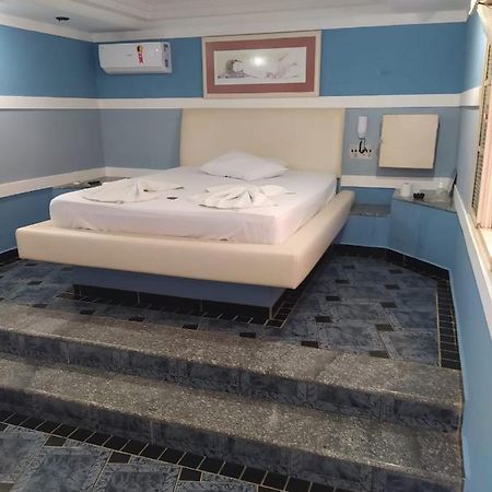Bhaus Motel Marília Eksteriør bilde